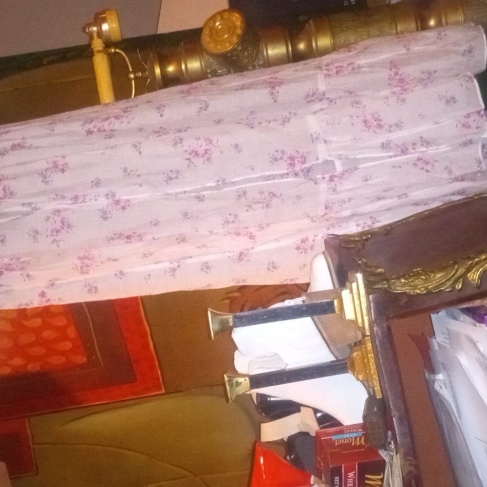 Fun and Romantic Robe Or - Picture 2 of 4